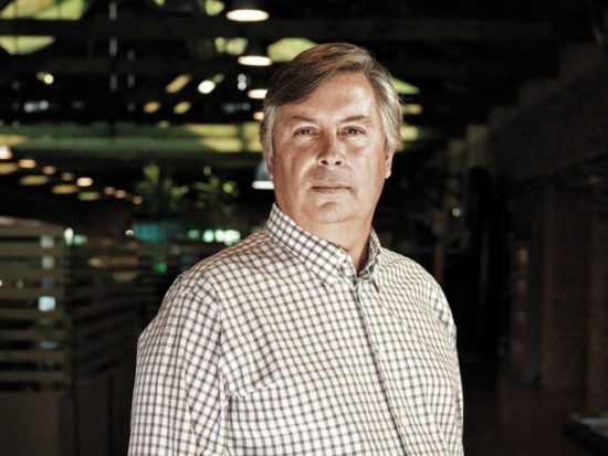 Απ. Βακάκης: Τι λέει για αγορά, Μαρινόπουλο, ΣΥΡΙΖΑ, ΝΔ και… Jumbo