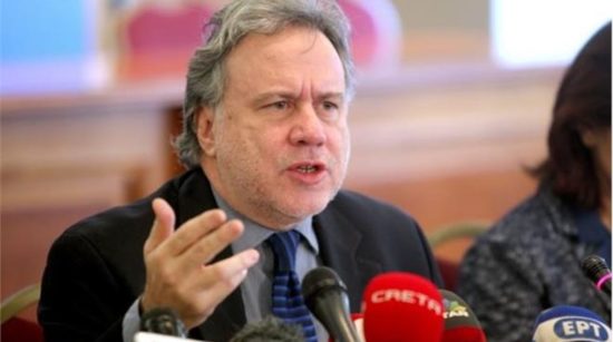 Νέο «χτύπημα» για συνταξιούχους: Ετοιμάζουν και νέα μείωση του ΕΚΑΣ