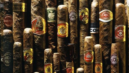 ΗΠΑ: Επίσημα τέλος στο εμπάργκο για τα κουβανέζικα πούρα και το ρούμι