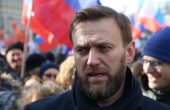 Ρωσικά “Wikileaks”: Βίλες, σκάνδαλα και ταξίδια με ιδιωτικά τζετ για… σκύλους