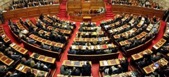 Για Δευτέρα ετοιμάζουν κινήσεις κυβέρνηση – ΝΔ με φόντο το ΕΣΡ