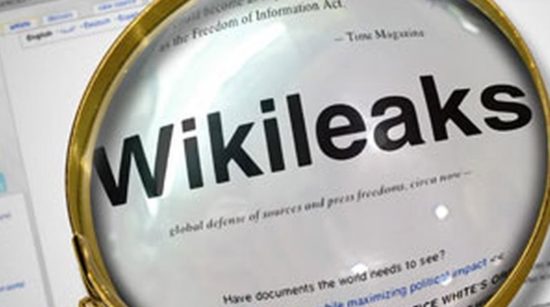 Τα WikiLeaks δημοσίευσαν άλλα 1.000 mails του επικεφαλής της ομάδας Κλίντον