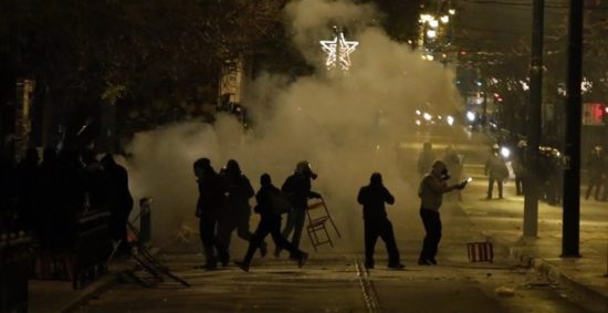 Πολυτεχνείο: 13 συλλήψεις και 5 προσαγωγές