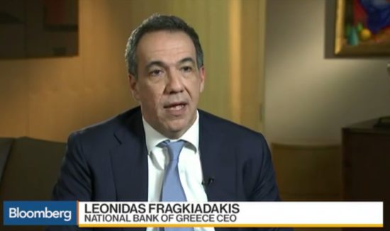 Λ. Φραγκιαδάκης στο Bloomberg: Πολύ υψηλά τα ασφάλιστρα κινδύνου για να πουλήσουμε τώρα «κόκκινα δάνεια»