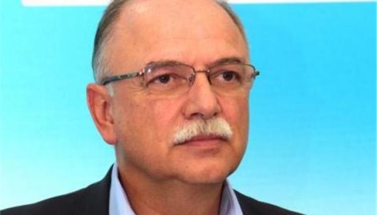 Παπαδημούλης σε Ντομπρόβσκις: Μην παρασύρεστε από τους εκφοβισμούς του Σόιμπλε