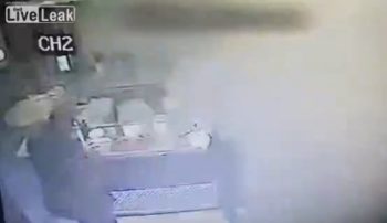 Χύτρα ταχύτητος προκαλεί τεράστια έκρηξη σε εστιατόριο (ΒΙΝΤΕΟ)