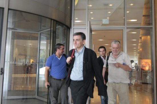 Με πλήρες αδιέξοδο στις ολονύχτιες διαπραγματεύσεις φεύγουν οι δανειστές