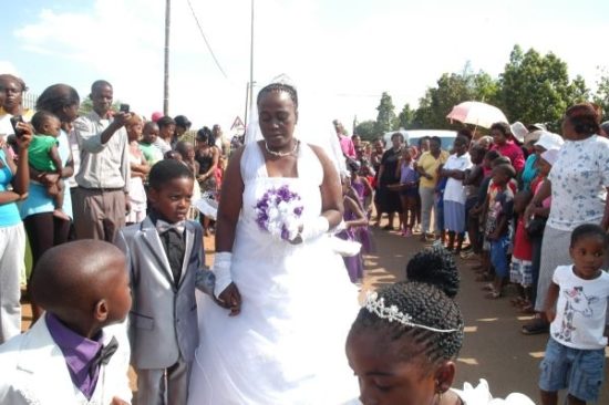 Εννιάχρονος παντρεύτηκε 62χρονη γιατί του το ζήτησαν οι… πρόγονοί του!