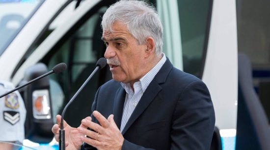 Τόσκας: Ακραίοι όσοι λένε να φύγουν τώρα οι πρόσφυγες από τη Χίο