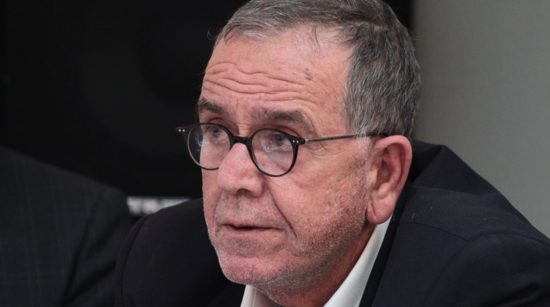 Μουζάλας: Οι πρόσφυγες στα νησιά δεν είναι 16.000 αλλά 12.000