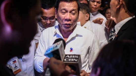 Ντουτέρτε: Προωθεί νόμο που θα μπορεί να στέλνει φυλακή ακόμα και εννιάχρονα!