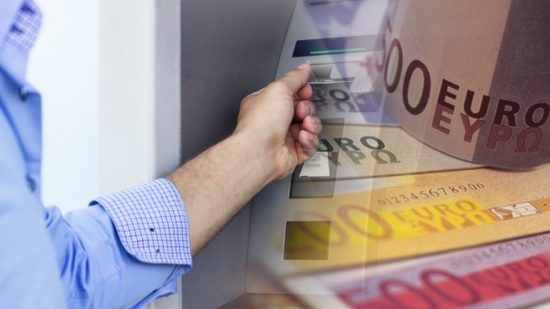 Τράπεζες: Προτείνουν την επιβολή φόρου στις αναλήψεις για μείωση φοροδιαφυγής