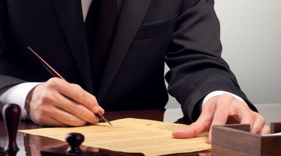 Απέχουν και σήμερα οι συμβολαιογράφοι από τους πλειστηριασμούς