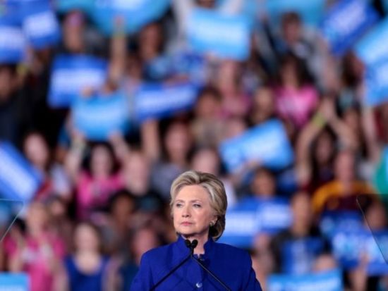 Χίλαρι Κλίντον: Ο Ντόναλντ Τραμπ θα είναι πρόεδρός μας – Σεβόμαστε την ομαλή μετάβαση της εξουσίας