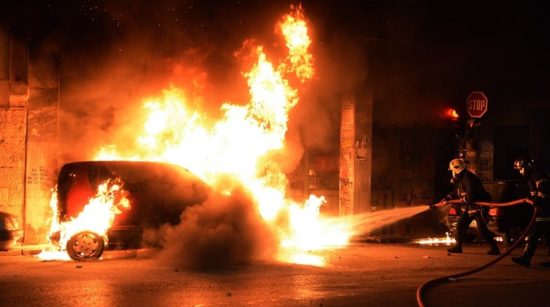 Πολυτεχνείο: «Φωτιά» σε όλη την Ελλάδα έβαλαν οι κουκουλοφόροι