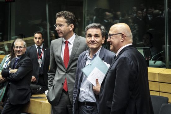 Οι επιδιώξεις Τσακαλώτου στο Eurogroup και ο πήχης για τη νέα κυβέρνηση