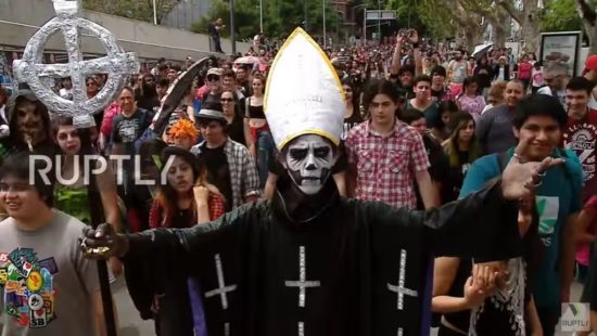 Αργεντινή: 70.000 ζόμπι σε ομαδικό γάμο στο Μπουένος Άιρες!