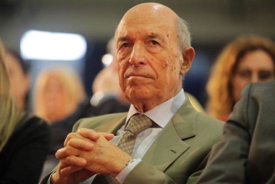 «Εμείς δίνουμε μόνο άδειες»