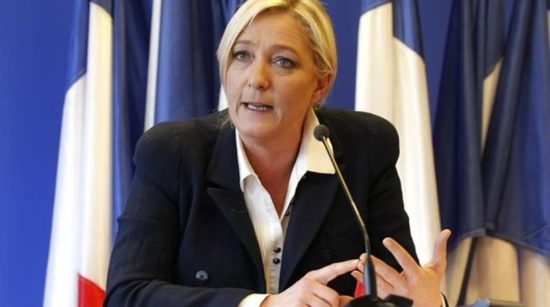 Γαλλία: Απορρίφθηκε η πρόταση μομφής κατά της κυβέρνησης που πρότεινε η Αριστερά και υπερψήφισε η Λεπέν