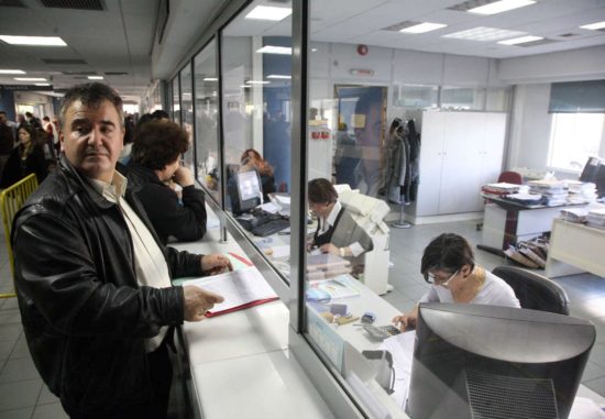 Απόφαση – καταπέλτης για χαμηλόμισθους με «μπλοκάκια»