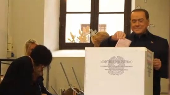 Ο Μπερλουσκόνι ψήφισε: Πείτε «ciao» στον Ρέντσι!