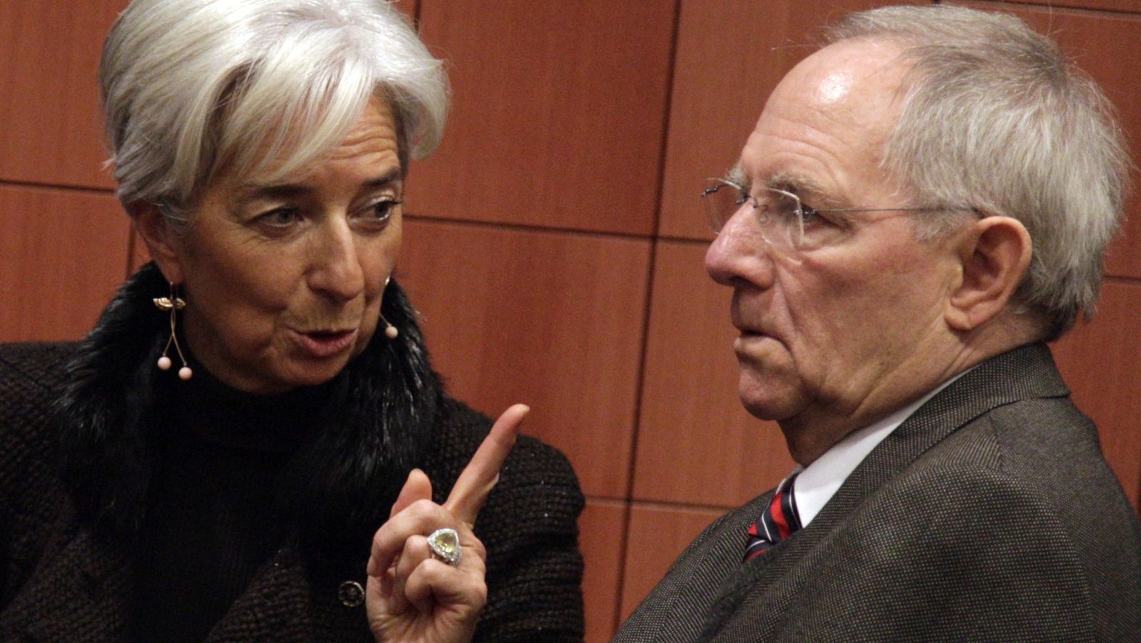 «Μαίνεται» η κόντρα Ε.Ε. – ΔΝΤ για την Ελλάδα