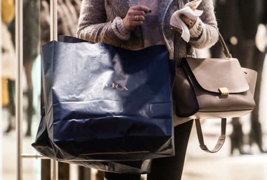 Μπορούν να προλάβουν τις εξελίξεις οι μεγάλες αλυσίδες ρούχων;