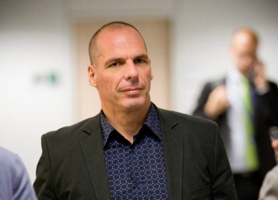 Βαρουφάκης: Η κυβέρνηση έζησε το Βατερλό της στο Eurogroup