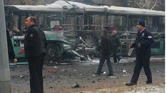 Τουρκία: Έκρηξη σε λεωφορείο έξω από πανεπιστήμιο – 13 νεκροί