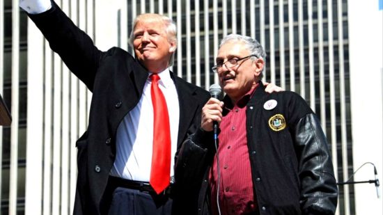 Πρώην συνεργάτης του Τραμπ ευχήθηκε το θάνατο του Μπαράκ Ομπάμα