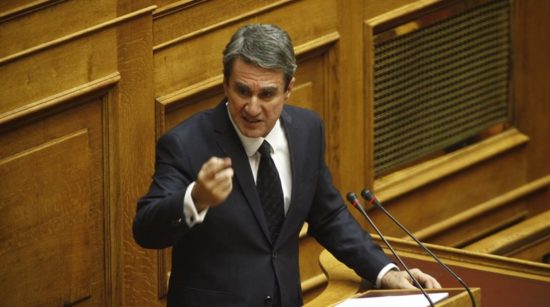 Παρέμβαση Λοβέρδου για τα «φρουτάκια»: Να την αποσύρετε, η ρύθμιση… εξαγοράστηκε