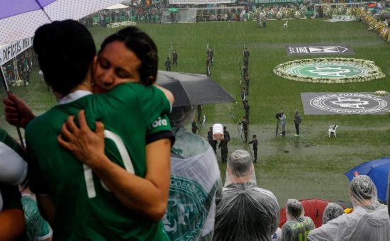 «Δολοφονία» η αεροπορική τραγωδία της Τσαπεκοένσε στην Κολομβία;