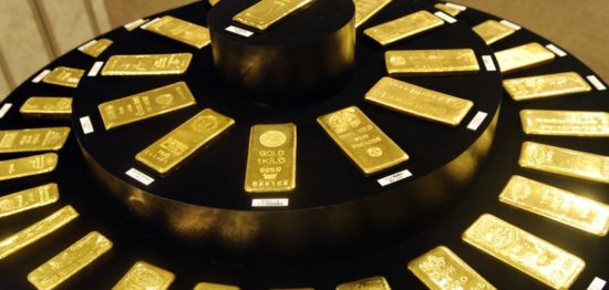 Με το βλέμμα στην Fed o χρυσός