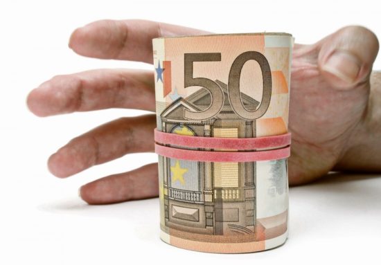 ΓΓΔΕ: 500 κατασχέσεις την ημέρα για οφειλές στην εφορία