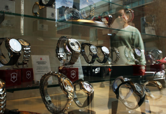 Ράλι 13% για τη μετοχή της Watches of Switzerland – Υπεριδιπλάσια κέρδη για την εταιρεία έως το 2028