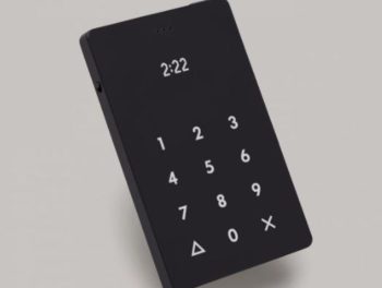 Ήρθε το κινητό που δεν κάνει τίποτα ως απάντηση στα smartphone