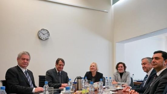 Κυπριακό: Παρτίδα «σκάκι» στη Γενεύη