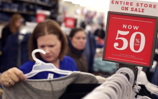 Βρετανία: Σε χαμηλό 5 ετών οι λιανικές πωλήσεις τον Δεκέμβριο