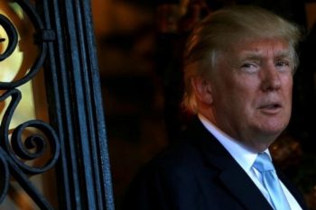 Αναλυτές: Με δεμένα μάτια σε ναρκοπέδιο ο Τραμπ