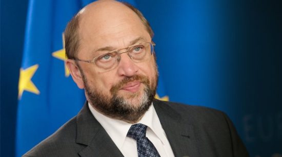 Σουλτς: Όποιος φλερτάρει το Grexit παίζει με τη διάσπαση της Ευρώπης