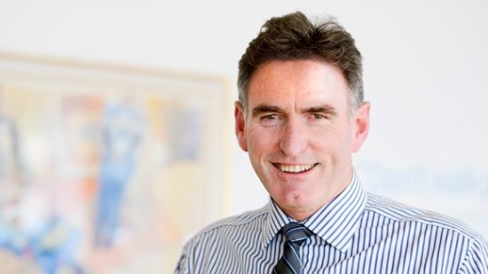 Κόβει δαπάνες 2 δισ. στερλινών η RBS