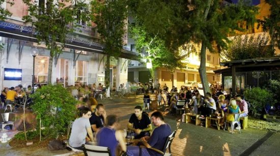 «Λουκέτο» σε μπαρ στο κέντρο της Αθήνας: Δεν είχε κόψει 16 αποδείξεις