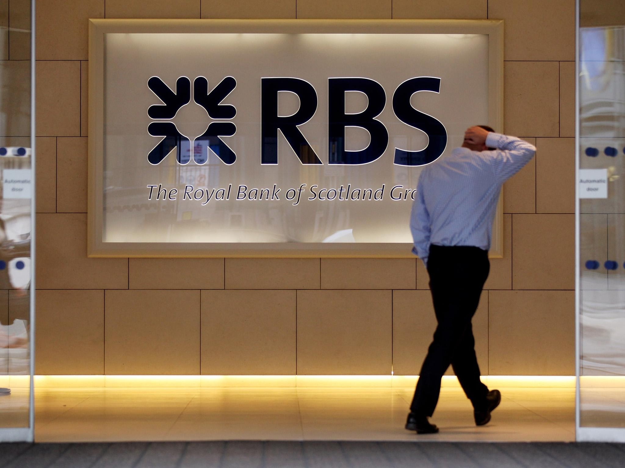 RBS: Μαχαίρι 40% στο μπόνους του CEO