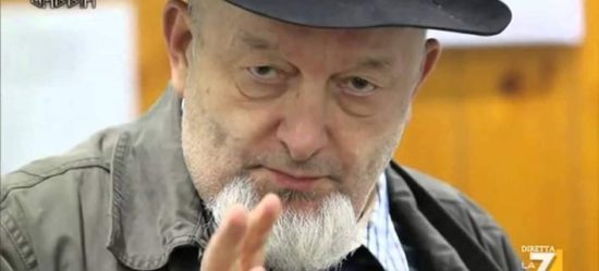 Κλήση σε απολογία για προμήθειες στον πατέρα του Ρέντσι