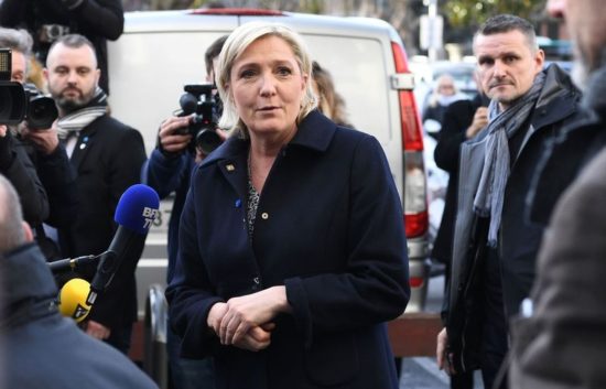 Πώς η Λεπέν σχεδιάζει την επιστροφή στο φράγκο