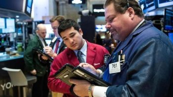 Με μεικτά πρόσημα έκλεισε η Wall Street