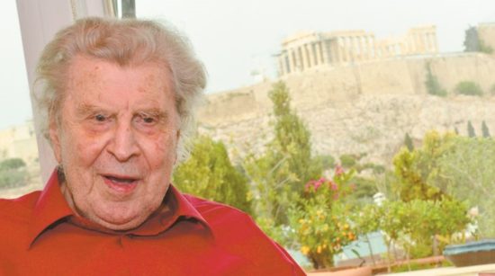 Μίκης Θεοδωράκης: «Ο Έλληνας στα δύσκολα θα γίνει ραγιάς ή ήρωας»