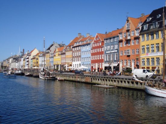 Τέλος οι μάσκες στη Δανία – Πώς η χώρα κατάφερε να επιστρέψει στην κανονικότητα