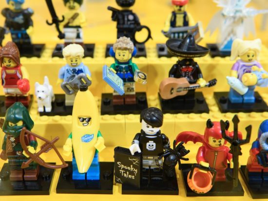 Lego: Αύξηση πωλήσεων 27% – Σταματάει τις πωλήσεις στη Ρωσία