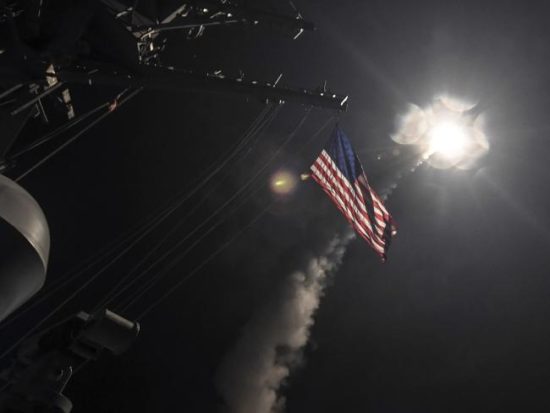 Οι Αμερικανοί χτύπησαν τη Συρία με 59 πυραύλους